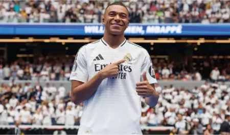 kylian mbappe bola de ouro 2024