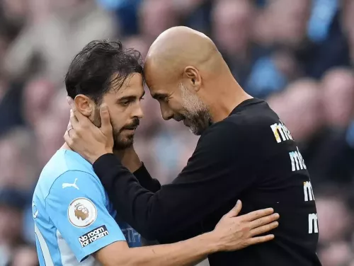 Guardiola a motivar jogador