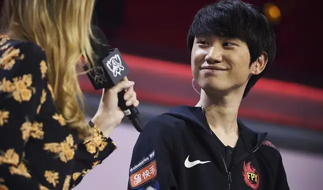 LoL: Faker diz que “raramente” sente o peso da idade na sua mecânica - Mais  Esports